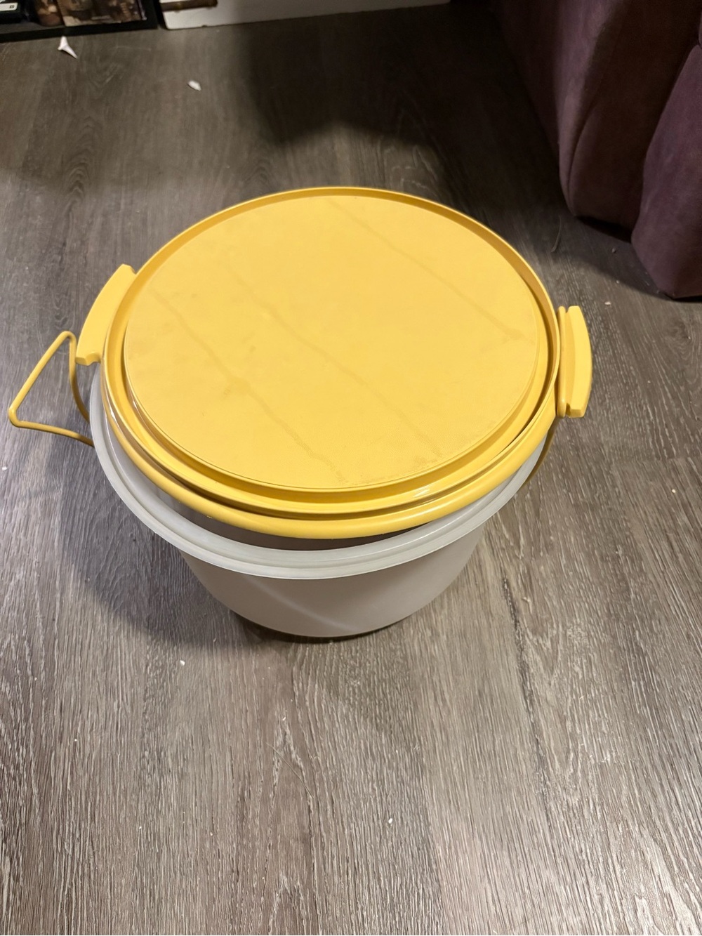 Tupperware Yellow Snap-Lid Kitchen Bucket